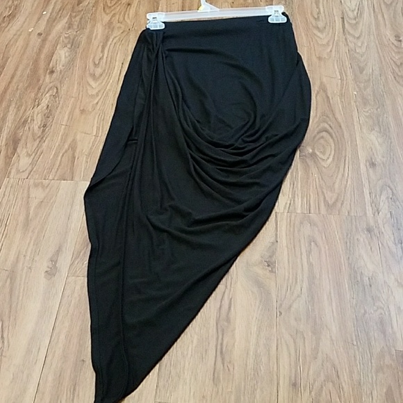 Dresses & Skirts - Women Black Assymetrical skirt Sz Small