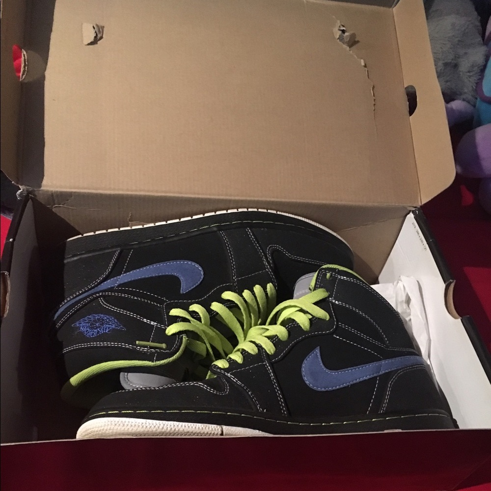 Men's Nike Jordan Sapphire 1s size 9.5