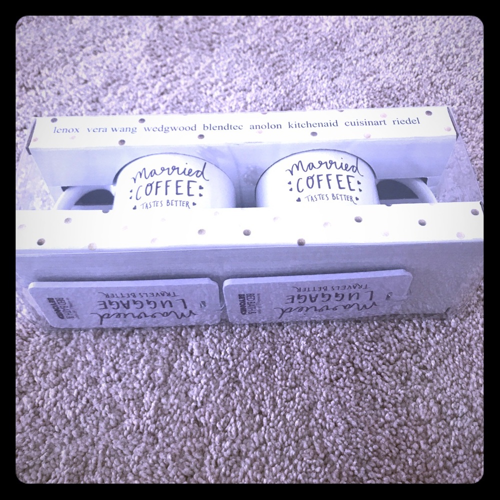 Married mugs and luggage tags