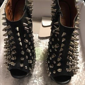Jeffrey Campbell Dusk Spike Silver Size 6 Open Toe