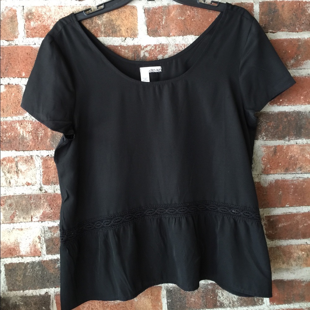Black Short Sleeve Abound Blouse