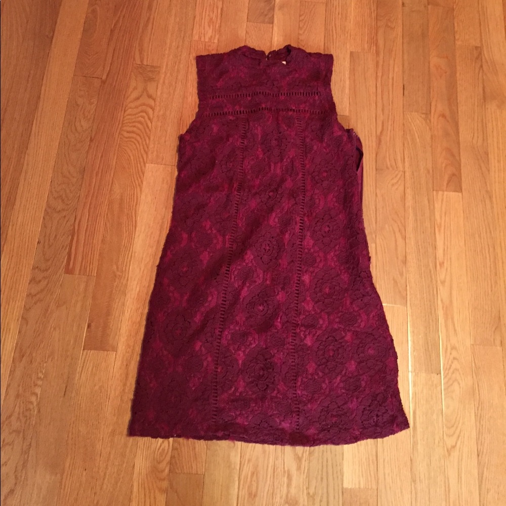 Lace bodycon dress