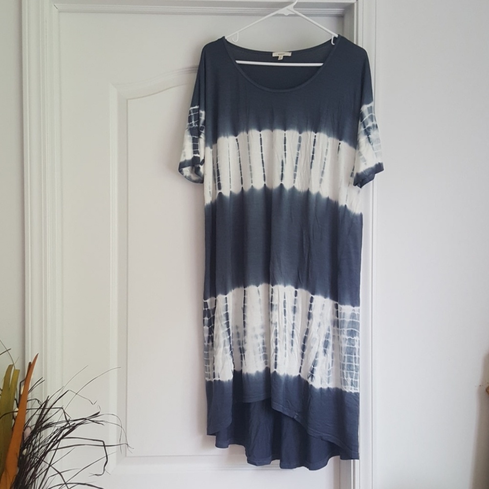 Easel oversized hi-low dress