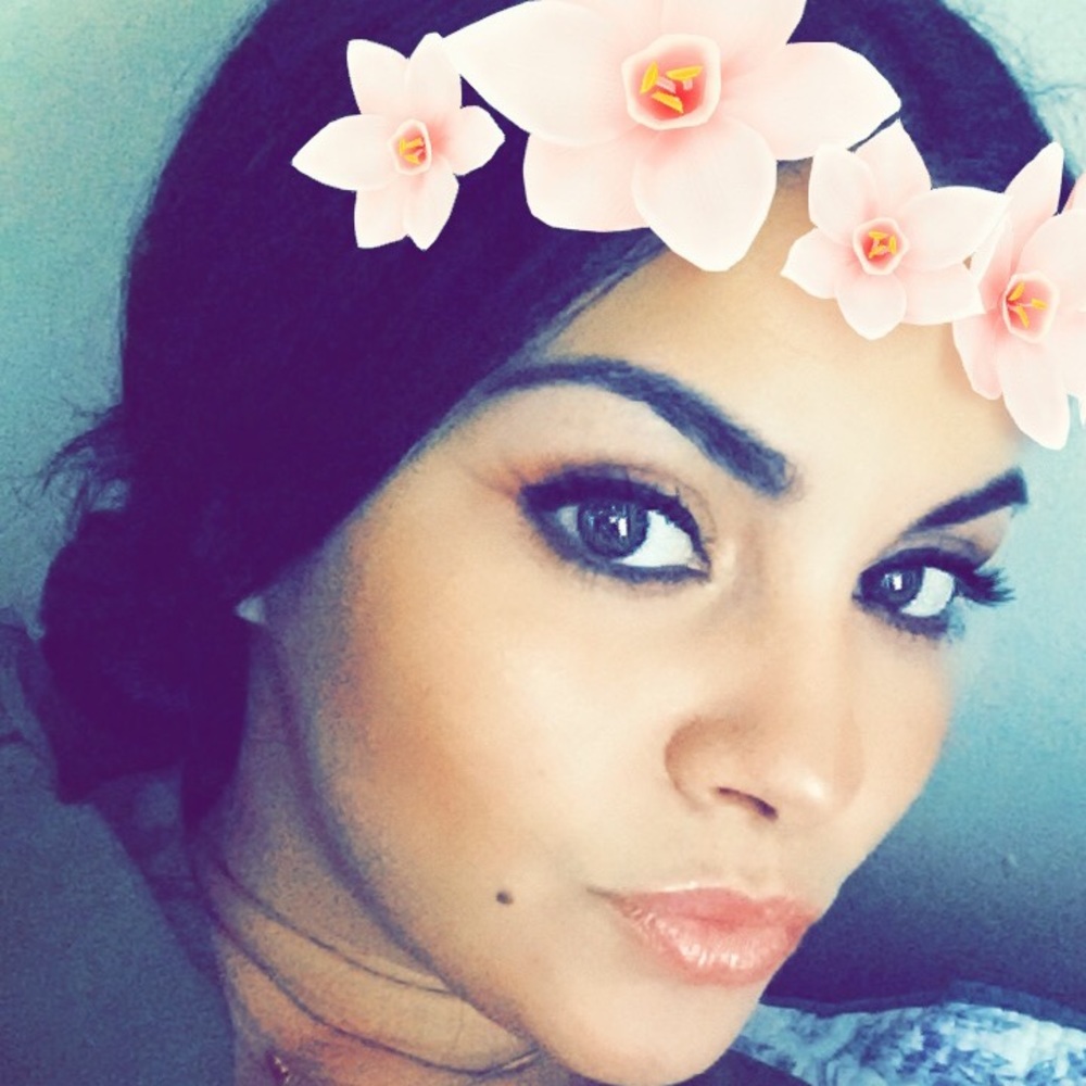 Meet your Posher, Yani