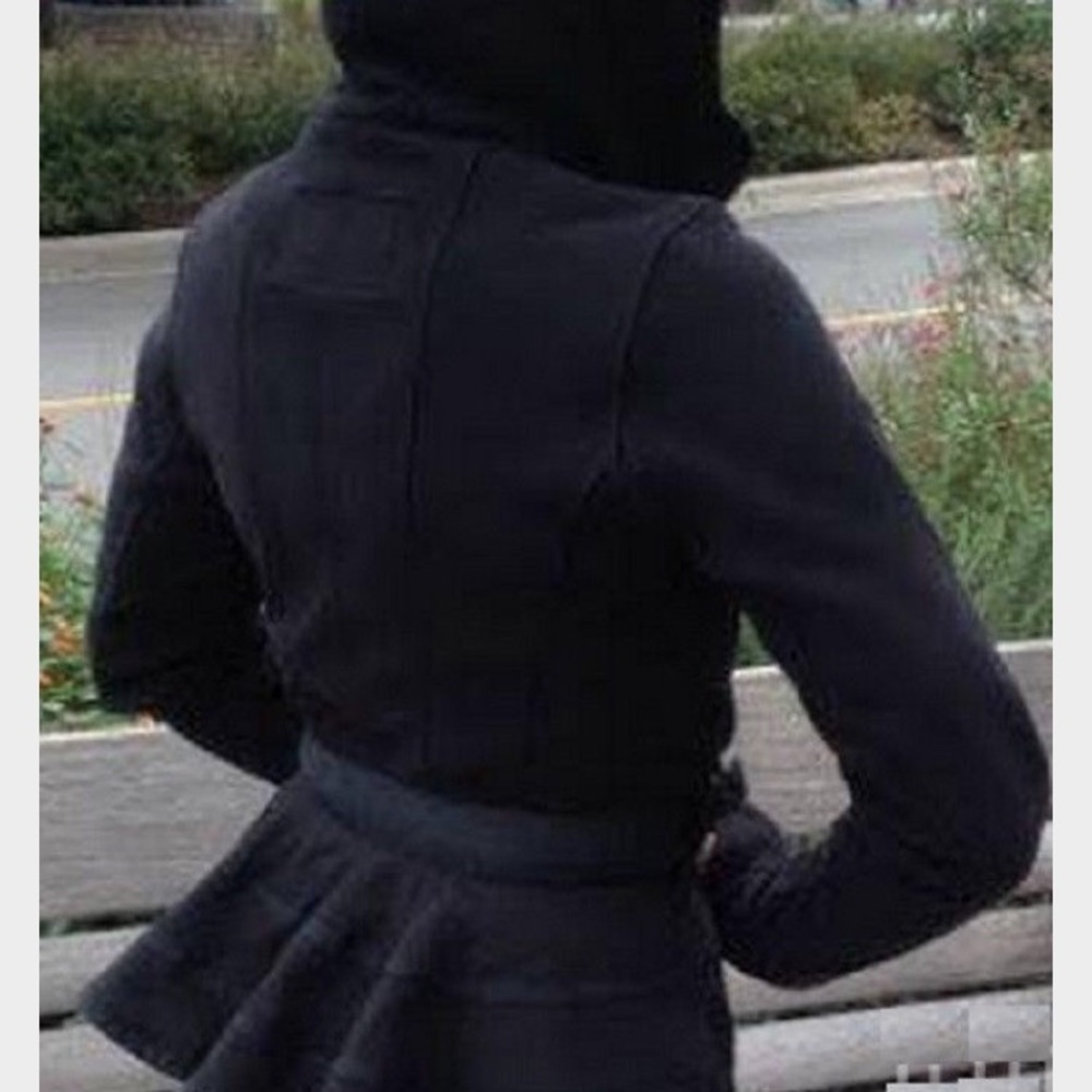IN SEARCH OF IN A SIZE 6 or 8! Thank you!!!