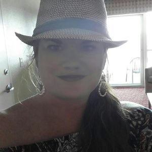 Meet your Posher, Joy