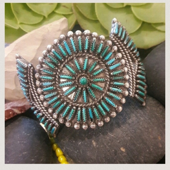 🛑SOLD🛑 Vintage Signed Needle PtTurquoise Cuff - Picture 8 of 8