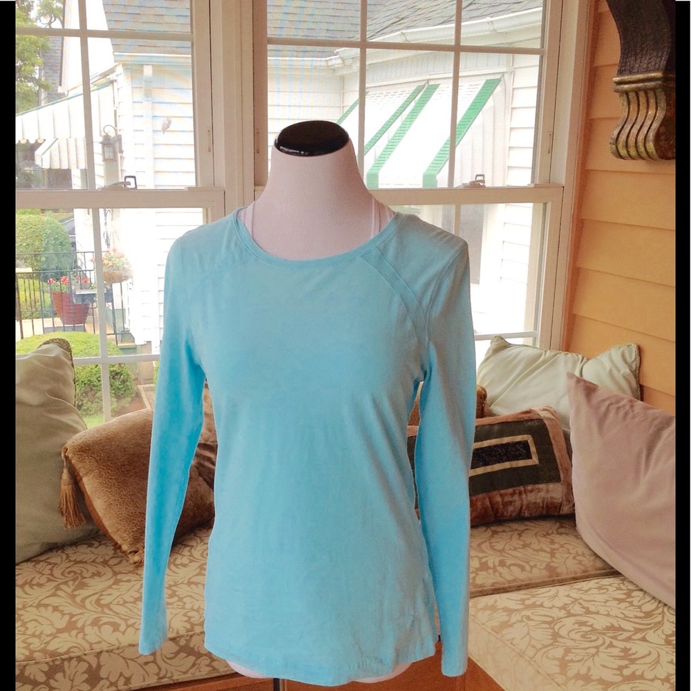 Light cyan blue long-sleeve top - Size large