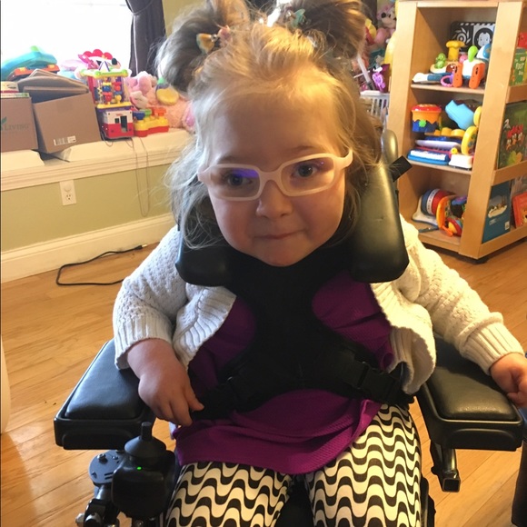 Meet your Posher, Kimmy - Picture 3 of 4