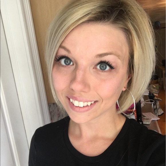 Meet your Posher, Kimmy - Picture 2 of 4