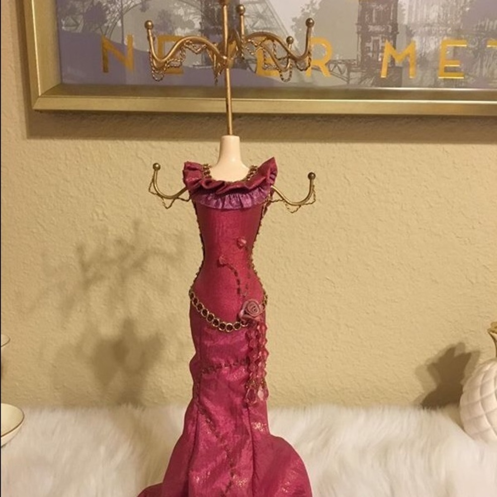 Pink dress jewelry holder