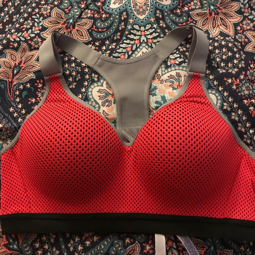 VS Sports Bra