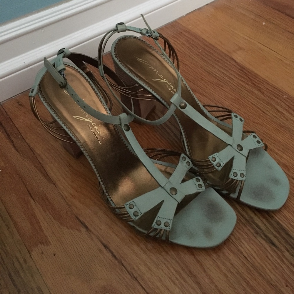 Imagine Vince Camuto seafoam stacked block heels