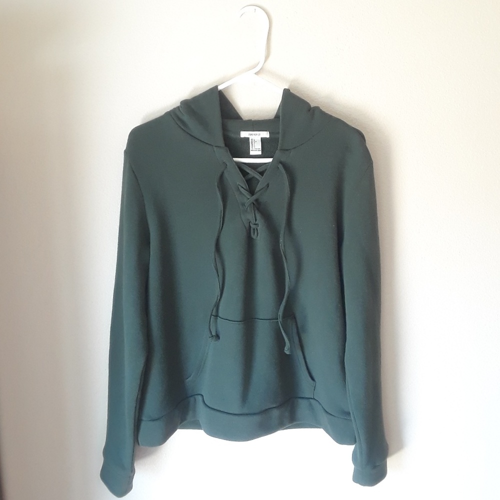 SOLD 🎉🎉 forest green lace up hoodie
