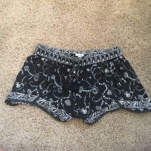 black flowy shorts