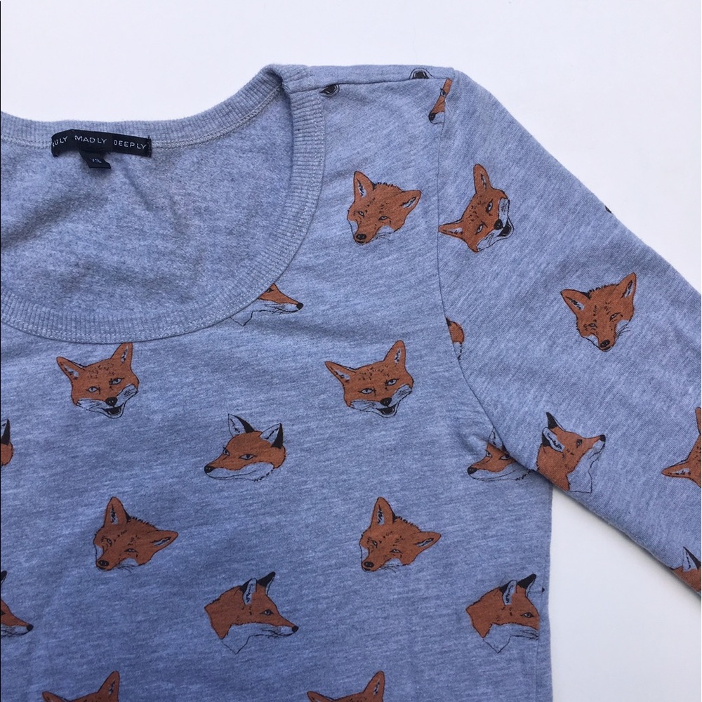 Grey High Low Cropped Fox Sweater ⭐️