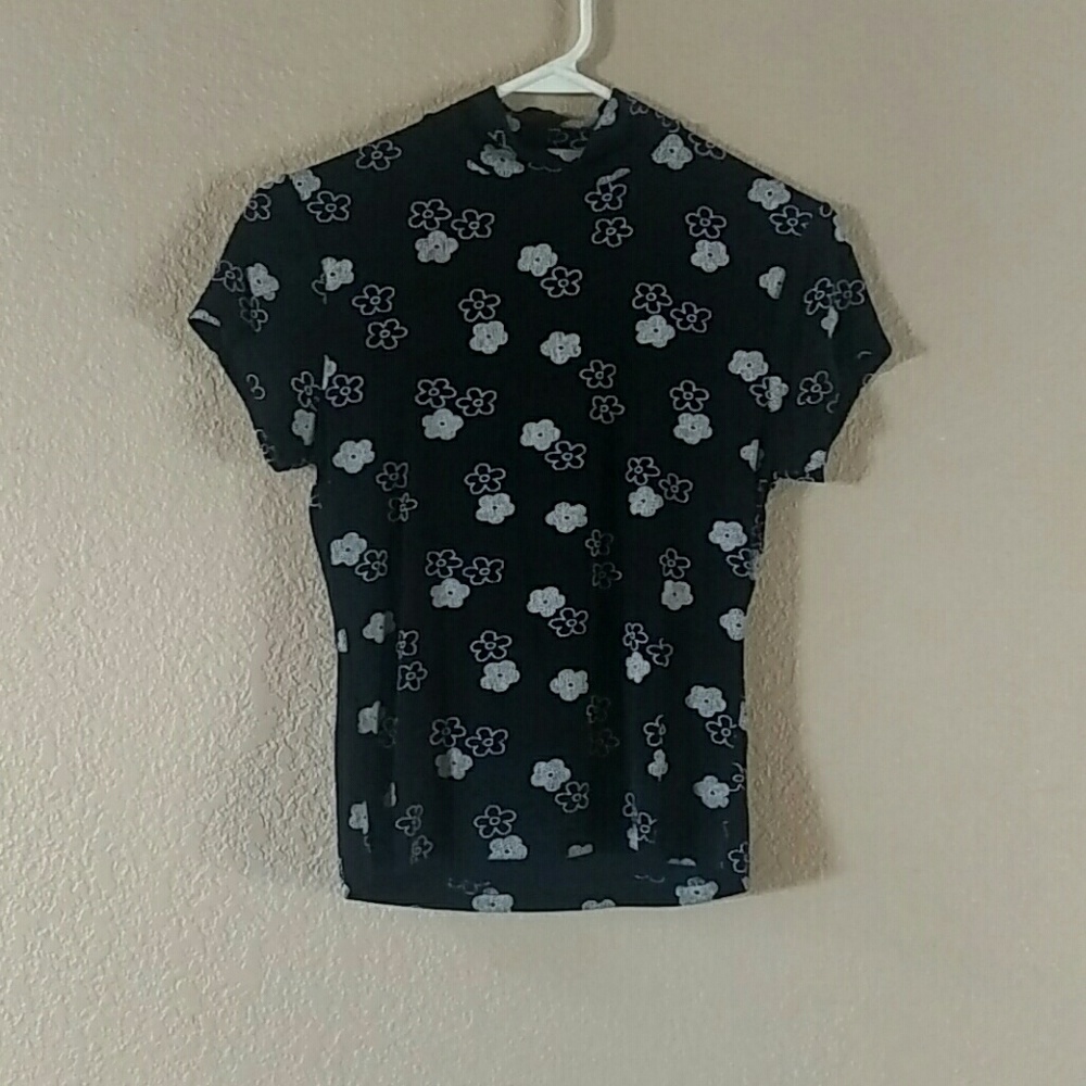 Black and White Daisy top