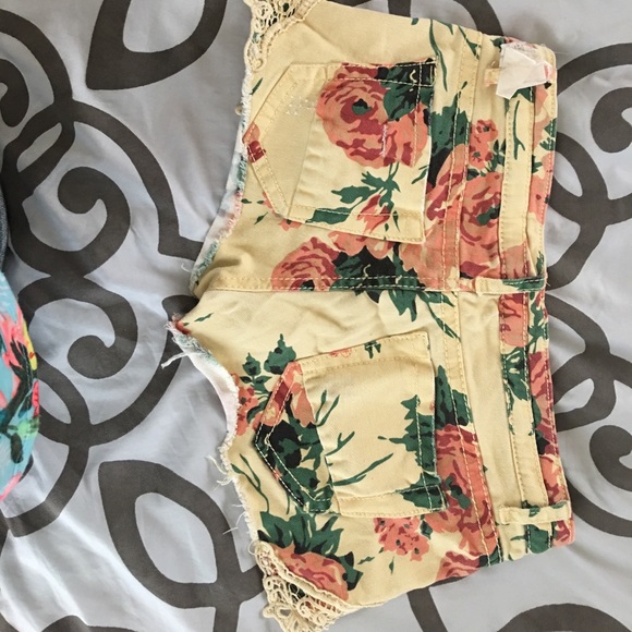 Short - Picture 2 of 3