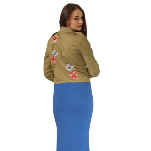 Floral Embroidered Jacket - Picture 3 of 4