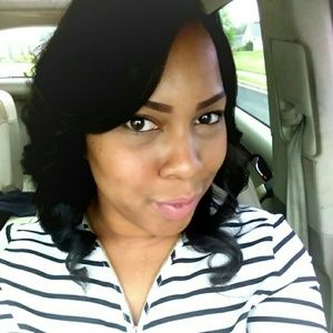 Meet your Posher, Monique