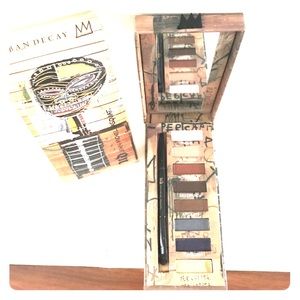 Jean-Michel Basquiat Gold Griot palette eye shadow