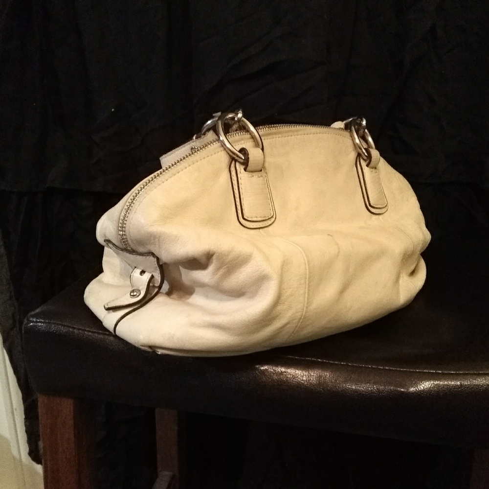 Authentic coach - Picture 2 of 3