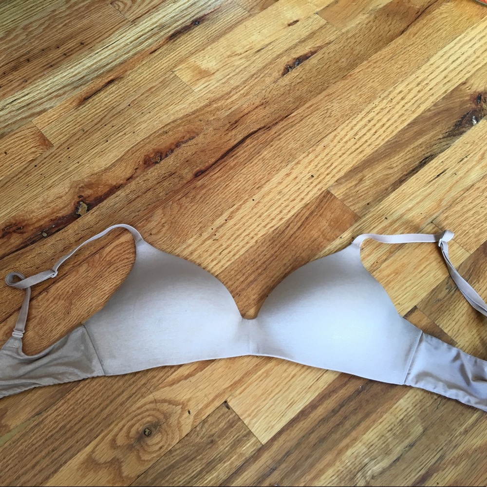 GUC No Wire VS cream 32B bra