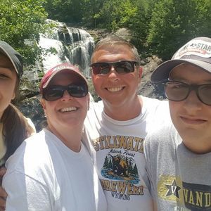 Meet your Posher, Casey