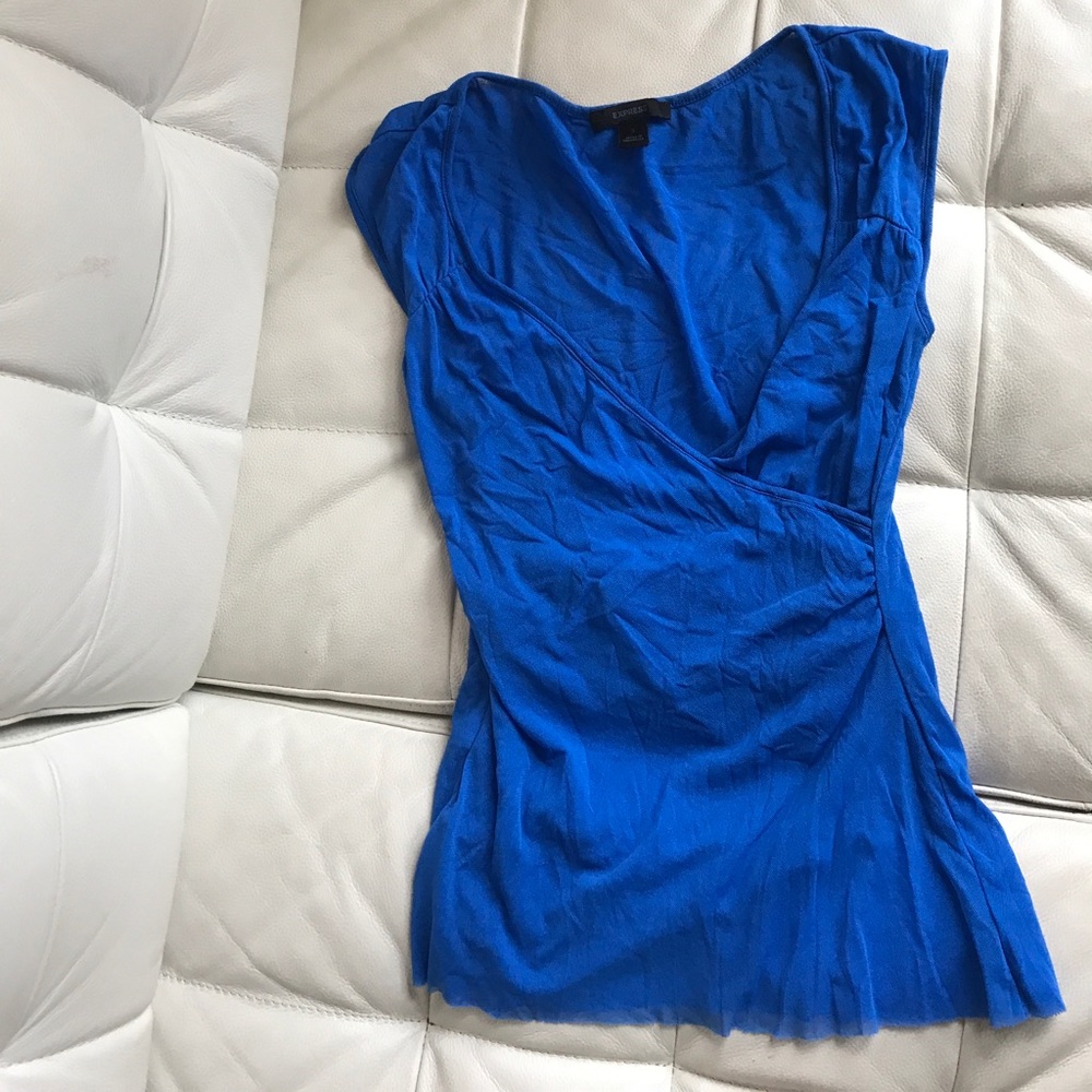 Blue V neckline
