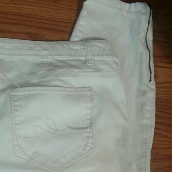 ❤️5/$25 Route 66 Classic Fit White Jeans - Picture 4 of 5