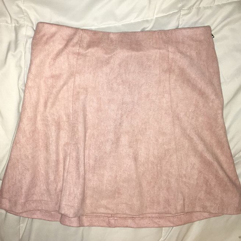 Brandy Melville new pink suede mini cara skirt - Picture 2 of 2