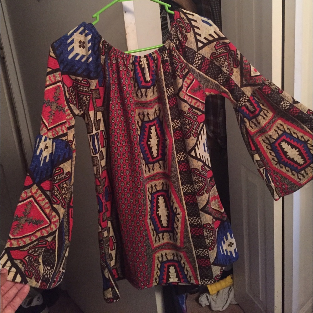 Multi colored bell sleeve tunic size s/m