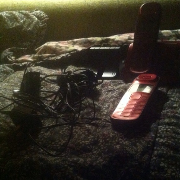 Home phones - Picture 1 of 3