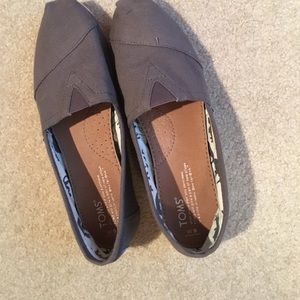 Toms worn once or twice