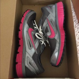 Nike Dual Fusion Athletic Shoes