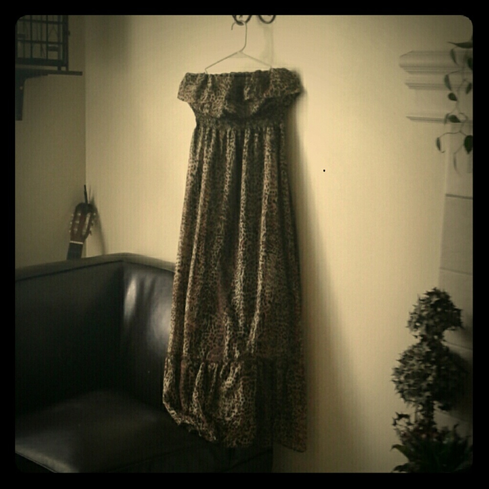 Leopard strapless dress