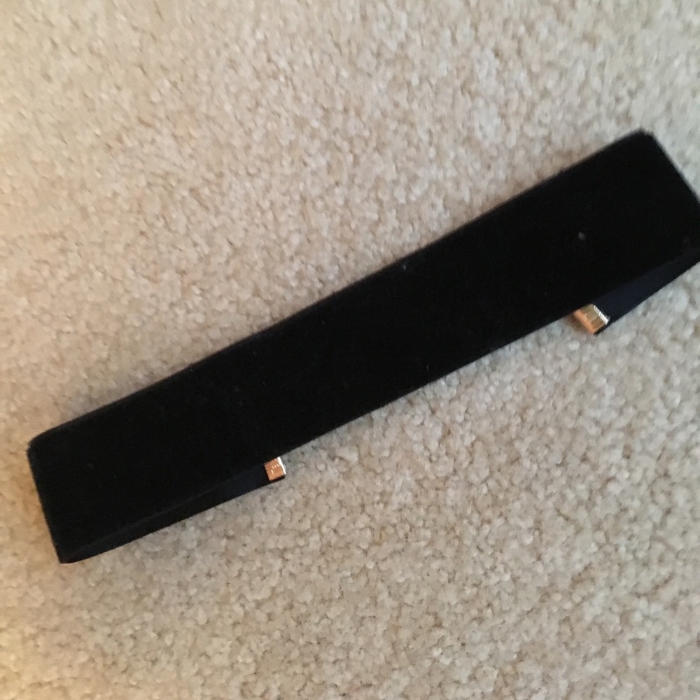 Velvet choker