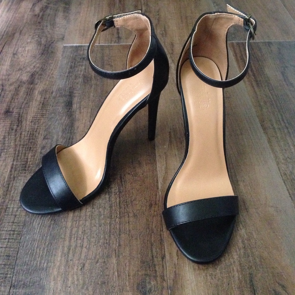 NWOT | Simple Black Heels