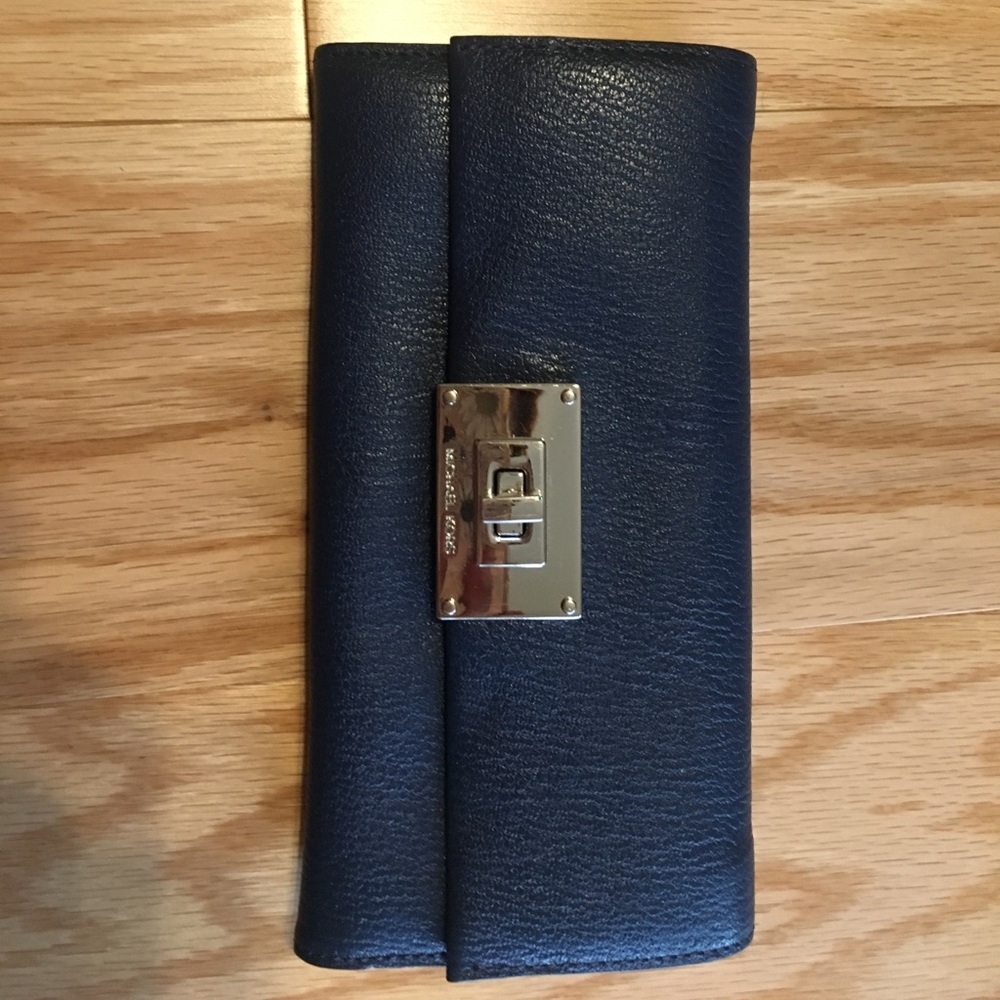 Michael Kors- Sloan, flap continental navy wallet