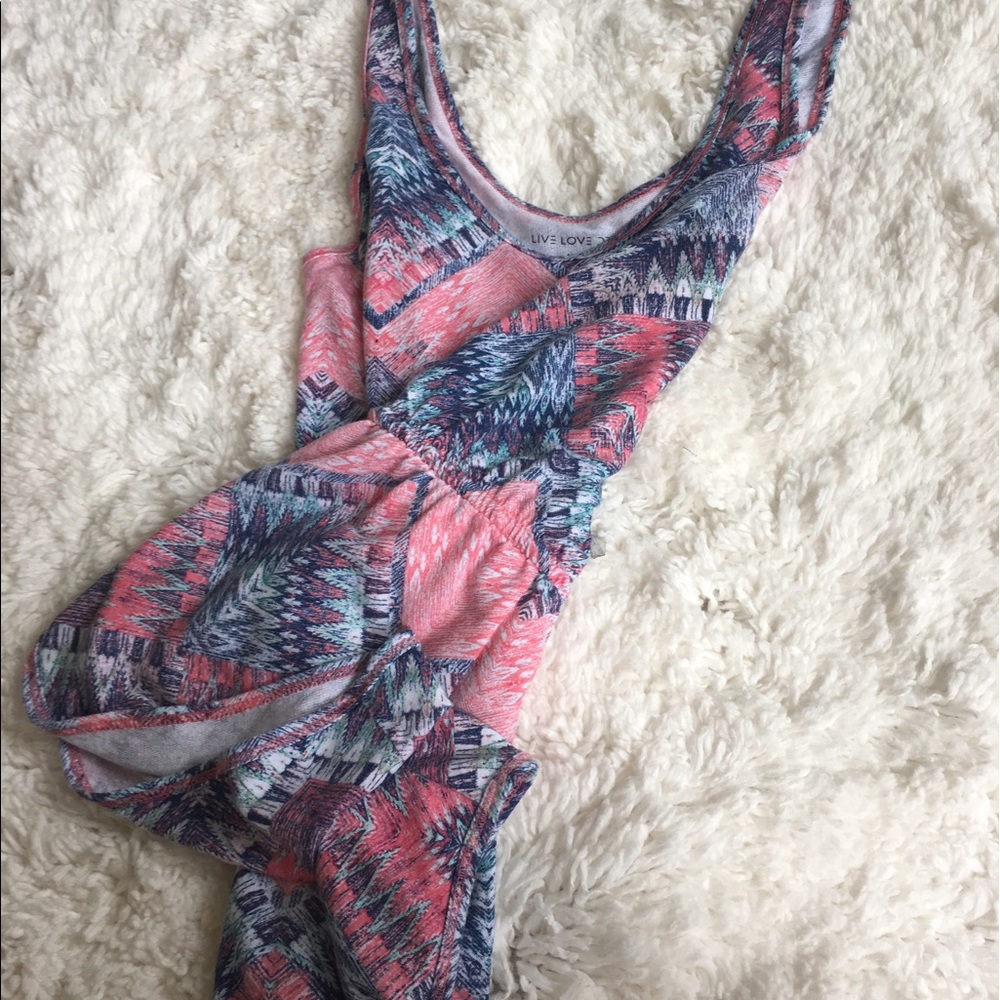 A multi- colored romper - Picture 3 of 3