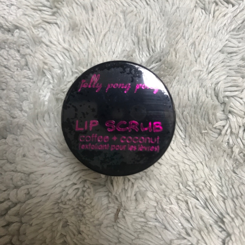 Jelly pong pong coffee and coconut lip scrub