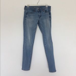 AE Light Wash Super Stretch Jegging Size 8