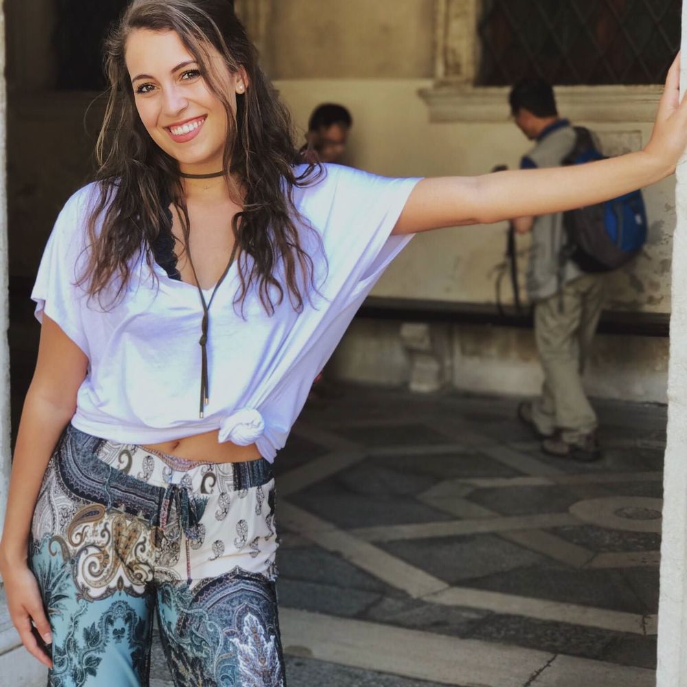 Meet your Posher, Monica