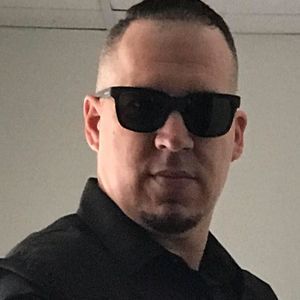 Meet your Posher, Emigdio