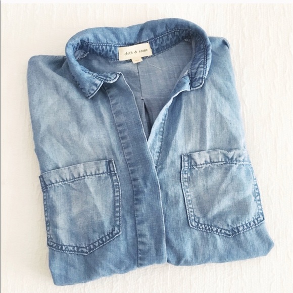 anthropologie Cloth and Stone Chambray Top - Picture 2 of 5