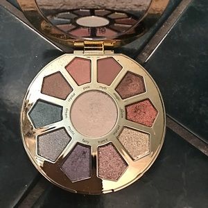 Tarte make believe in you eye shadow pallet