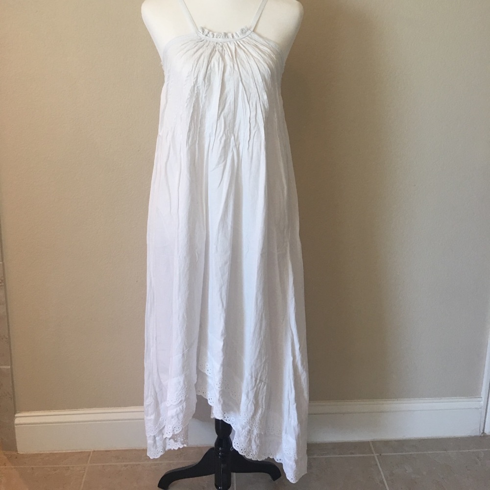 💯 % Linen dress ready for your next getaway!