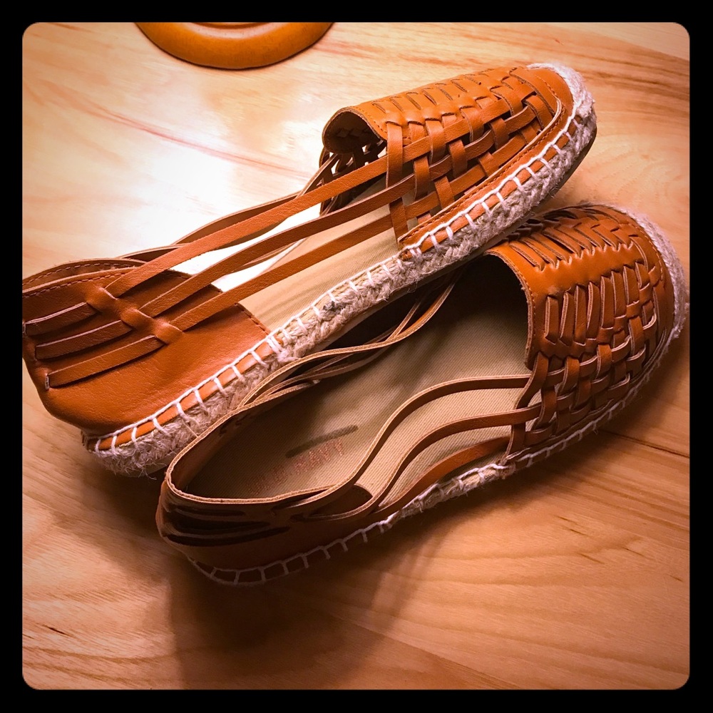 Old Navy girls sandals/espadrilles