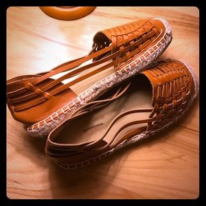 Old Navy girls sandals/espadrilles