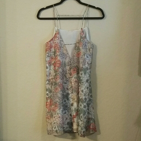 Lucca Couture Dress - Picture 2 of 5